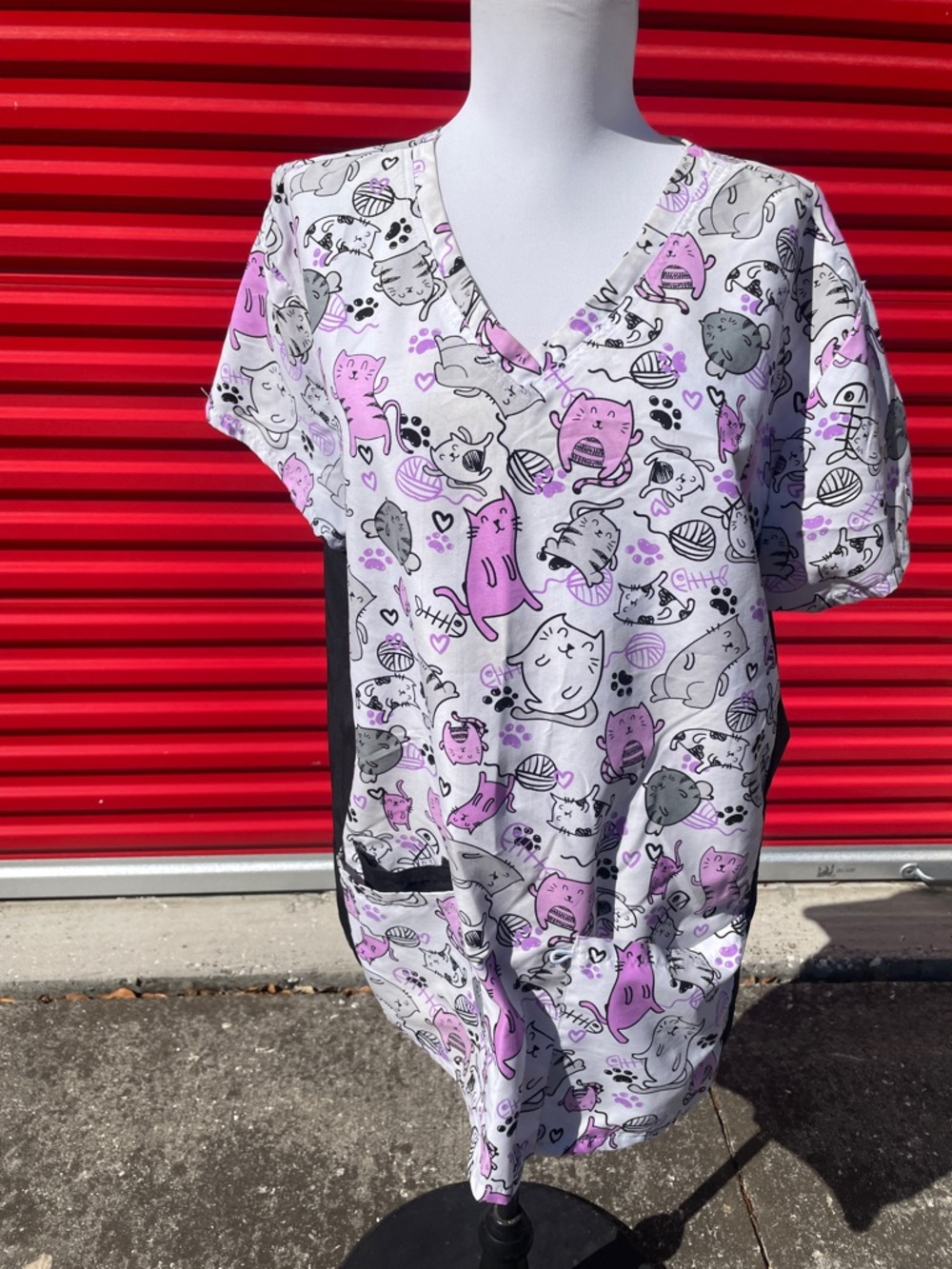 Cute Cat Print Scrub Top in White, Pink, Gray